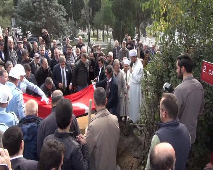 EDİRNEKAPI MEZARLIĞI'NDA DEFNEDİLDİ