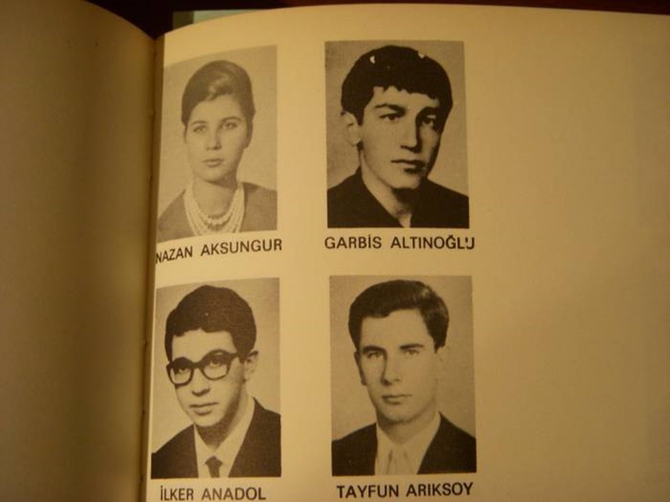 Sonradan Boğaziçi Üniversitesi adını alan Robert College yüksekokulunun 1967 yıllığında Tansu Çiller, Halis Komili ve Emin Şirin'in yanı sıra Garbis Altınoğlu da yer alıyor.