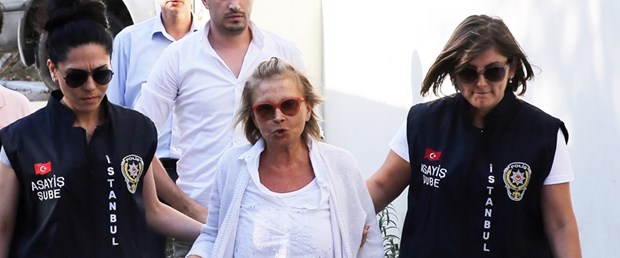 nazlı ılıcak.jpg