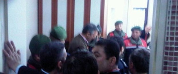 Nedim Şener eşine sarılıp ağladı