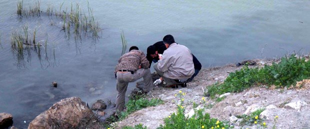 Nehirden bombalar ve tabanca çıktı