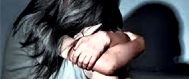 Ö.C.: Bari kırmızı halı da serselerdi