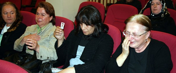 Okyanusta mahsur kalan gemicilerin çığlığı