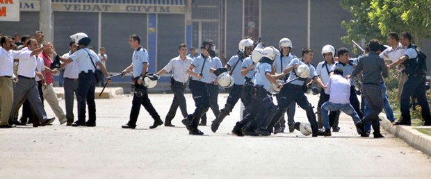 Oy kullanmaya polis eşliğinde gittiler