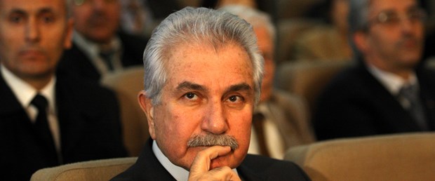 Özbek: İstifa yok, mücadeleye devam