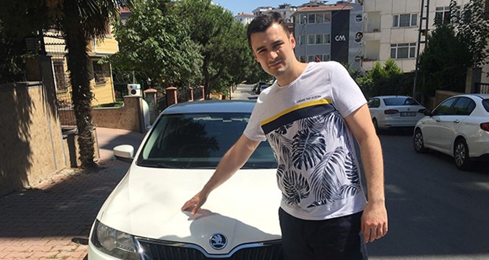 Saldırıya uğrayan Yunus Emre Bahçıvan, "Arabadan inseydik belki canımıza mal olabilirdi" dedi.