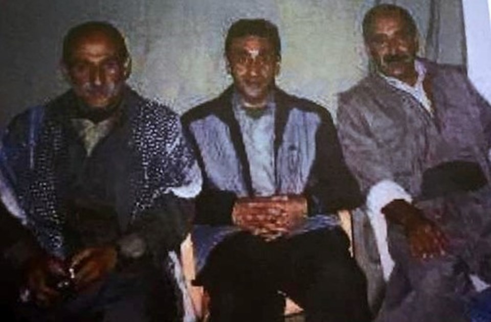 Mikail Özdemir (ortada)