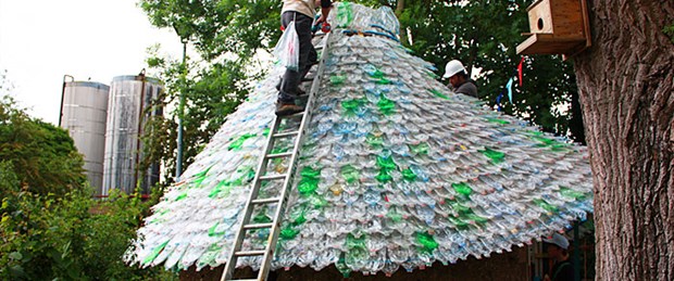 Plastik şişelerden ev