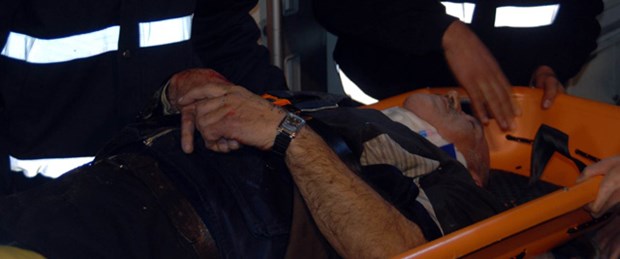Polisi görünce dereye atladı