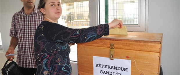 Referandumda ilk oylar kullanıldı