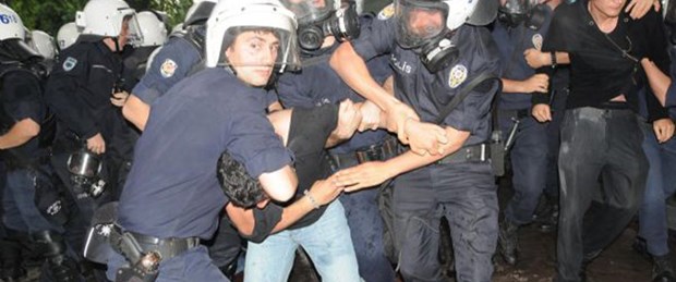 Reyhanlı protestosuna polis müdahalesi