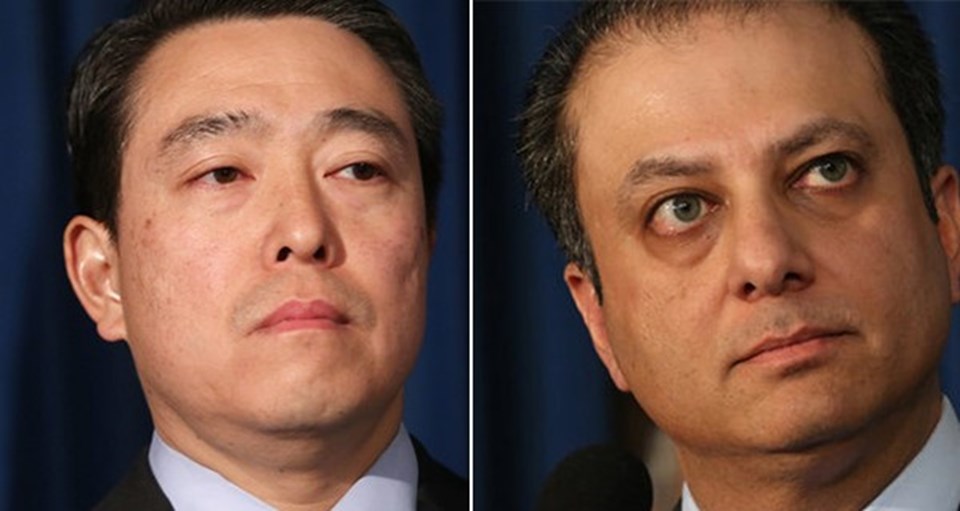 Savcı Joon H. Kim (solda) ile eski Savcı Preet Bharara