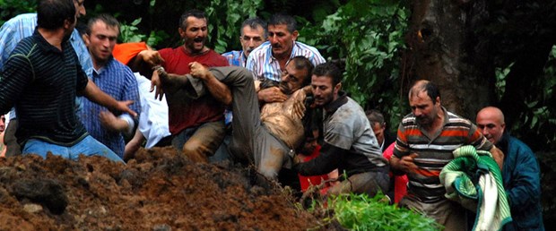 Rize'de heyelan: 2 ölü