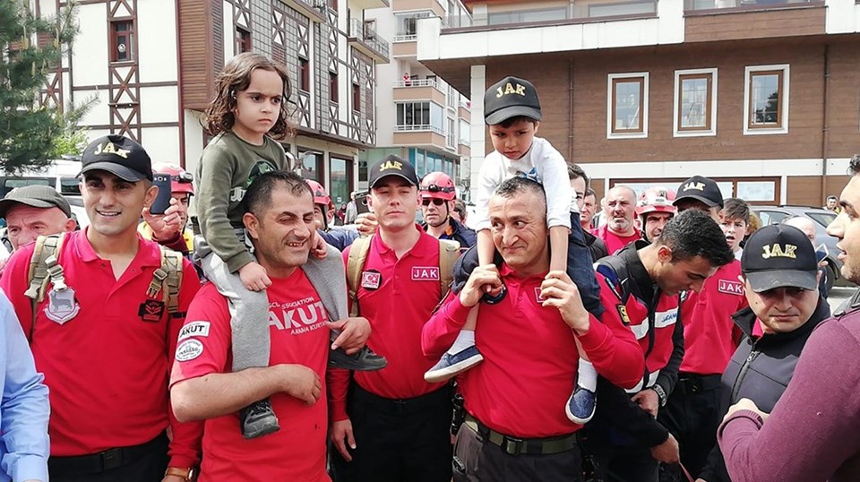 Selim Yağız Özkan (solda) ve Barış Yıldırım