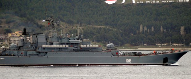 Rus savaş gemileri Çanakkale'den geçti