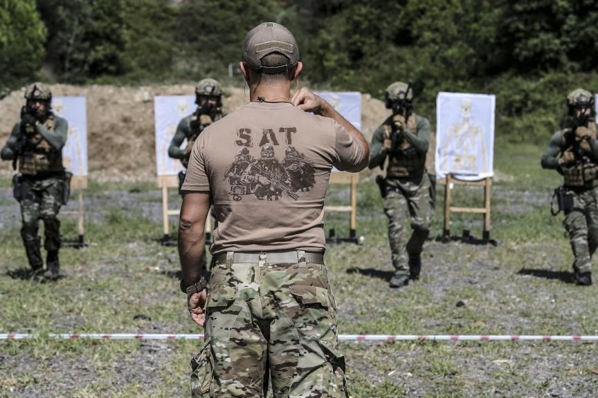 KURSİYERLERİN ZORLU EĞİTİMİ