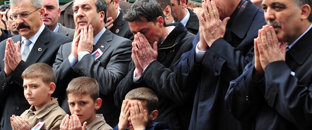 Şehit askerler son yolculuğa uğurlandı