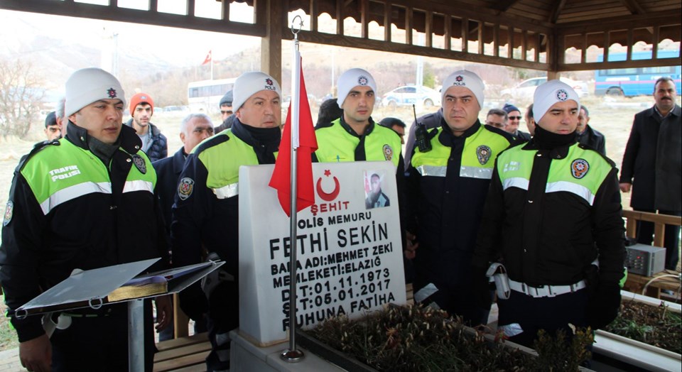 Şehit Fethi Sekin kabri başında anıldı Şehit Fethi Sekin kabri başında anıldı