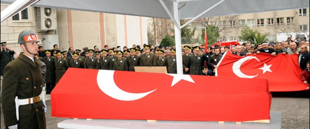 Şehitler toprağa verildi