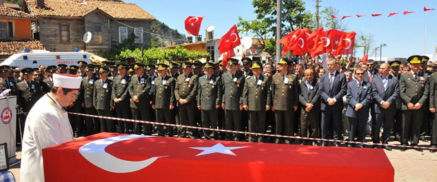 Şehitlere gözyaşıyla veda