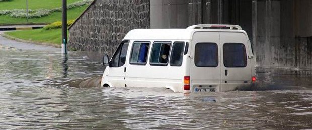Sele kapılan bir kadın hayatını kaybetti