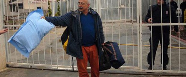 Sevan Nişanyan teslim oldu