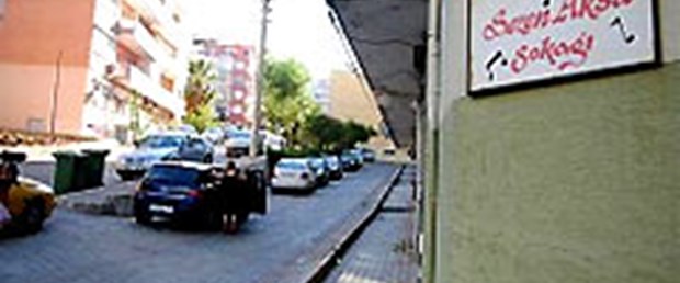 Sezen Aksu tabelası yeniden asıldı