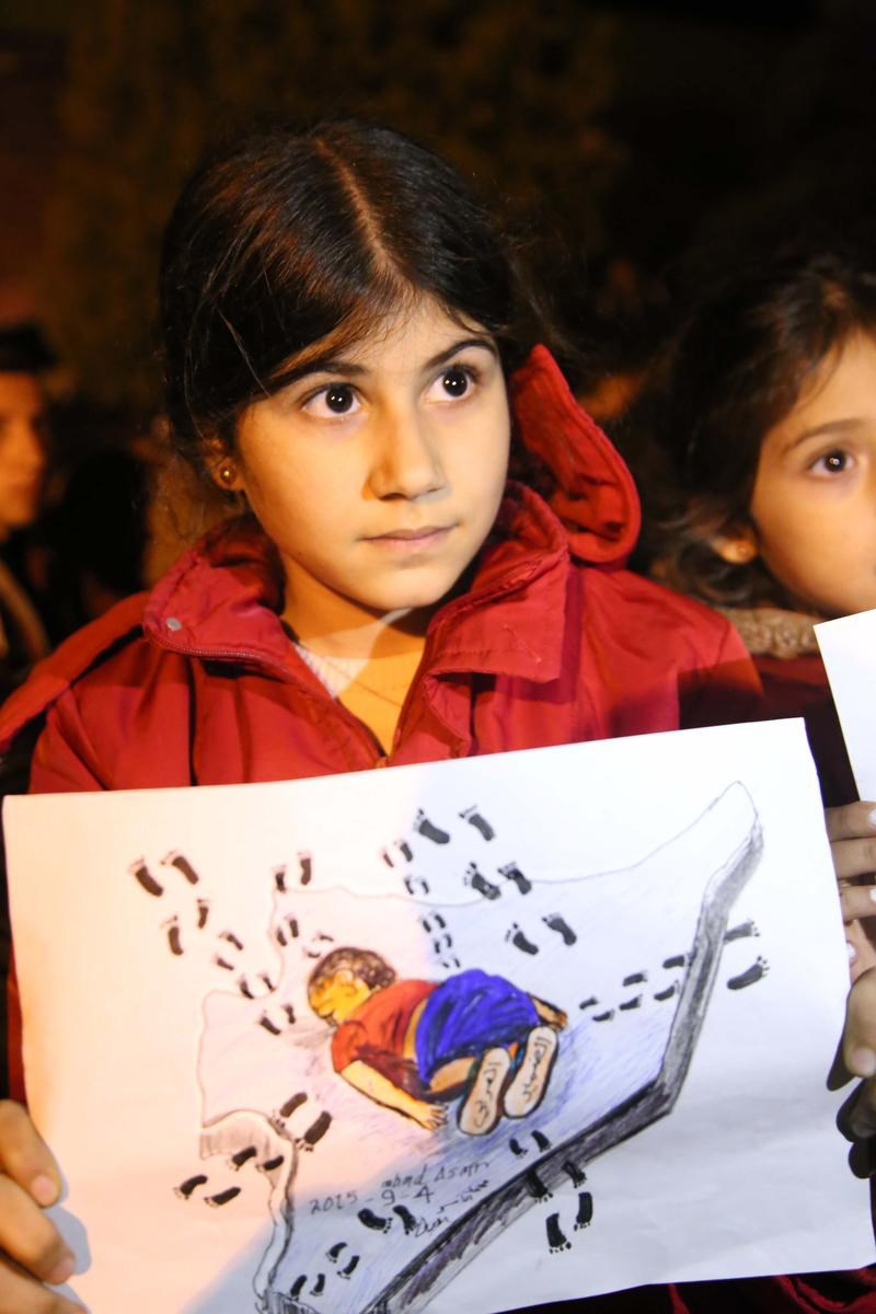 Sığınmacılar Yunan sınırına gitmek için toplandı 1 NTV