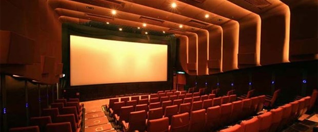 Sinema salonları dolmuyor!