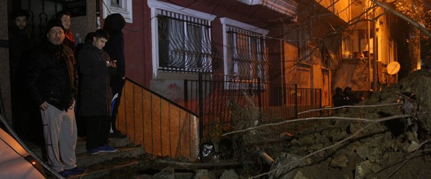 sislide-sokagin-istinat-duvari-coktu_4889_dhaphoto2.jpg
