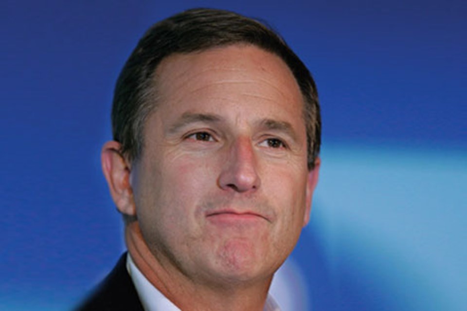 Mark Hurd skandalla geldi, skandalla gitti.