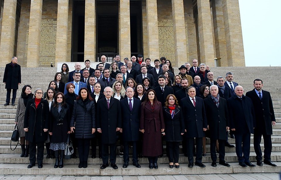 Kılıçdaroğlu ile yeni Parti Meclisi üyeleri, 10 Şubat Cumartesi günü Anıtkabir'i ziyaret etmişlerdi