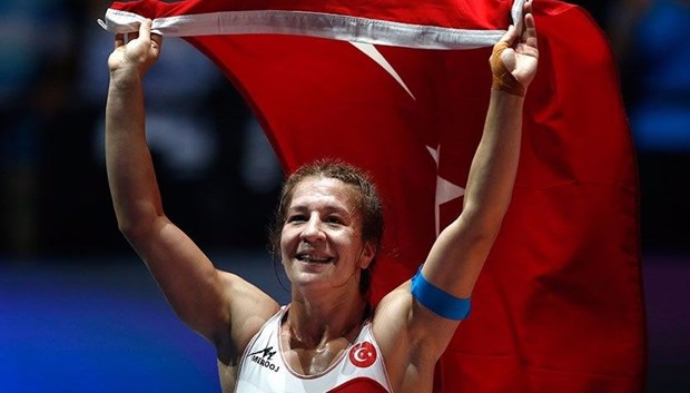 yasemin adar.jpg