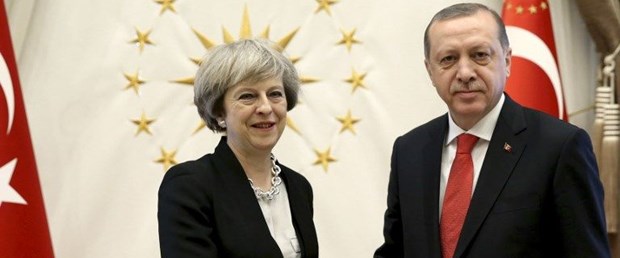 erdogan theresa may telefon görüşme140418.jpg