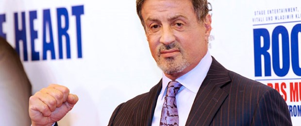 Stallone'den silah yasağına destek