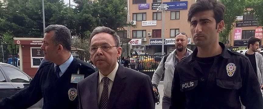 "Atatürk'ün hatırasına alenen hakaret etme"...