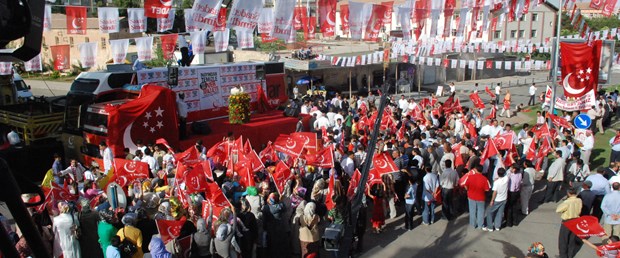 Suriye sınırında mayın mitingi
