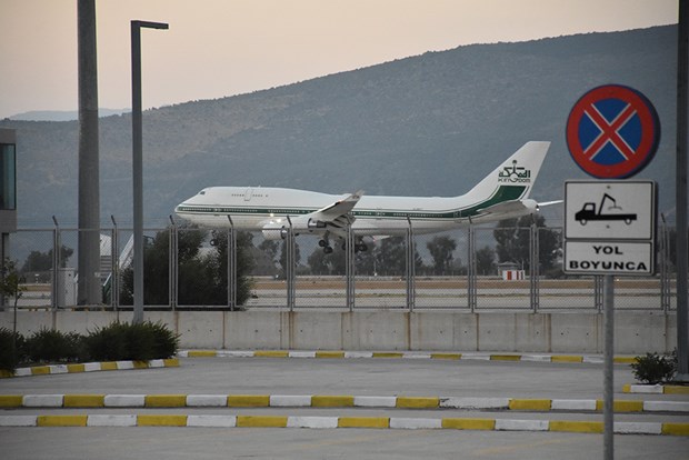 VELİAHTIN UÇAĞI MİLAS-BODRUM'DA 2 Manşet Son Dakika Havacılık Haberleri | Türk Hava Yolları, Pegasus, Sunexpress, Corendon, Havacılık, Havayolları, Havalimanları, Havaalanları, THY, Hostes, Pilot, Uçak, Kabin memuru, SHGM, DHMİ ,2AcihCAEMUaIoGJhwjkJGw