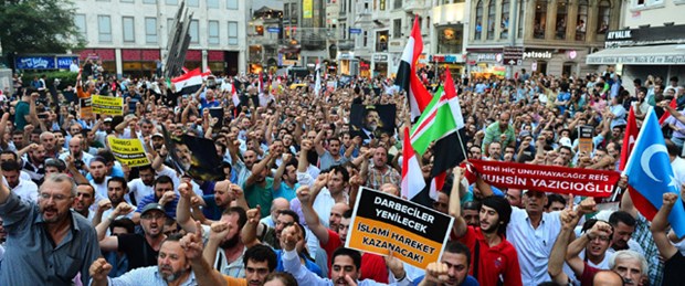 Taksim'de Mısır protestosu