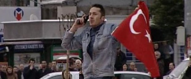 Taksim'de silahlı, Türk bayraklı eylem