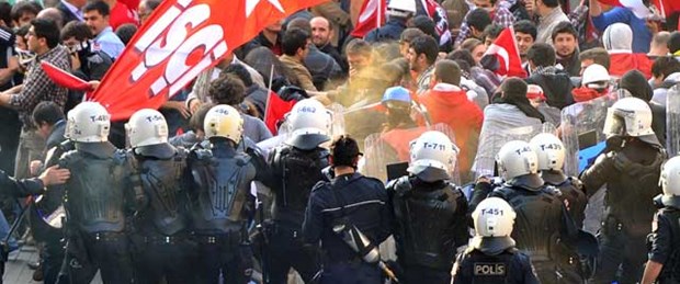 Taksim'de yürüyüşe müdahale
