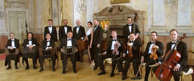 Tango orkestrası Band-O-Neon CRR'de