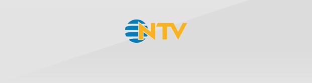 Tarık Akan ve Rutkay Aziz işçilerin yanında