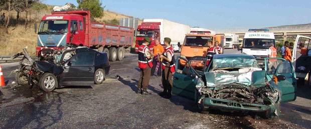 Tarsus’ta trafik kazası: 9 ölü, 1 yaralı