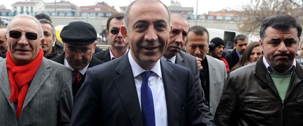 Tekin'e 'taciz' için 10 soru