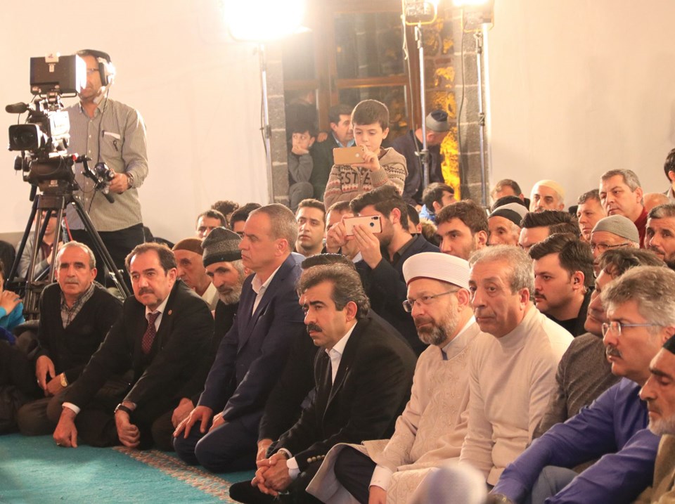 "MÜSLÜMAN DEMEK, KARDEŞLER TOPLULUĞU DEMEKTİR"
