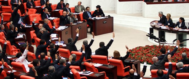 Tezkere görüşmesinde ‘Kafirun’ gerilimi