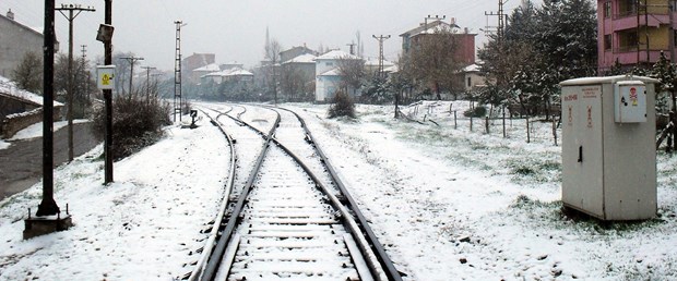 Tokat 23 Nisan'a karla uyandı
