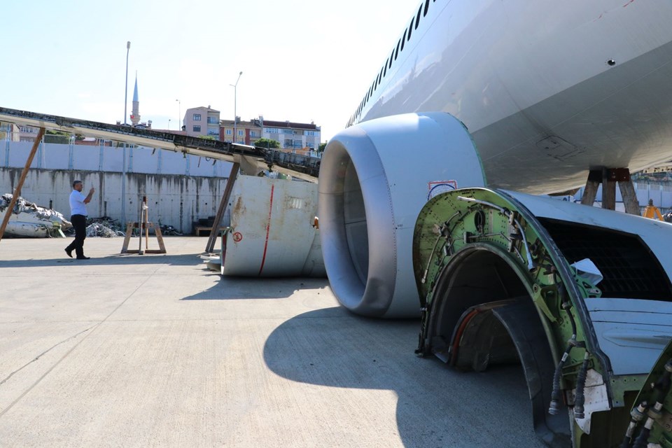 Trabzon'da pistten çıkan uçağın iç bölümündeki söküm işlemleri tamamlandı 5 Haberler Son Dakika Havacılık Haberleri | Türk Hava Yolları, Pegasus, Sunexpress, Corendon, Havacılık, Havayolları, Havalimanları, Havaalanları, THY, Hostes, Pilot, Uçak, Kabin memuru, SHGM, DHMİ