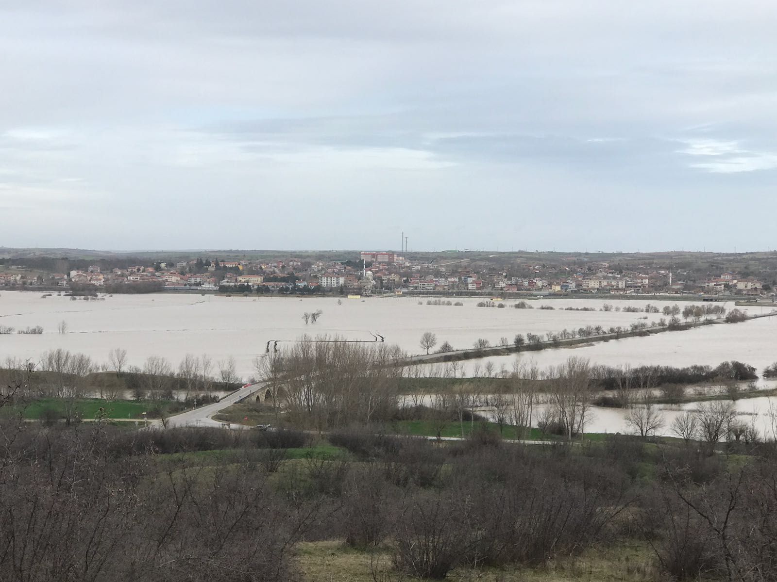 Trakya'da Ergene nehri taşkınlara neden oldu 